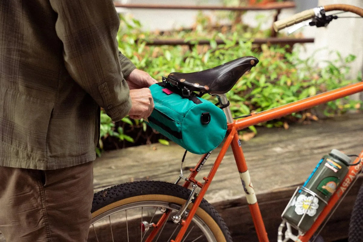 Styrväska/sadelväska – Swift Industries – Bandito Bicycle Bag – Svart