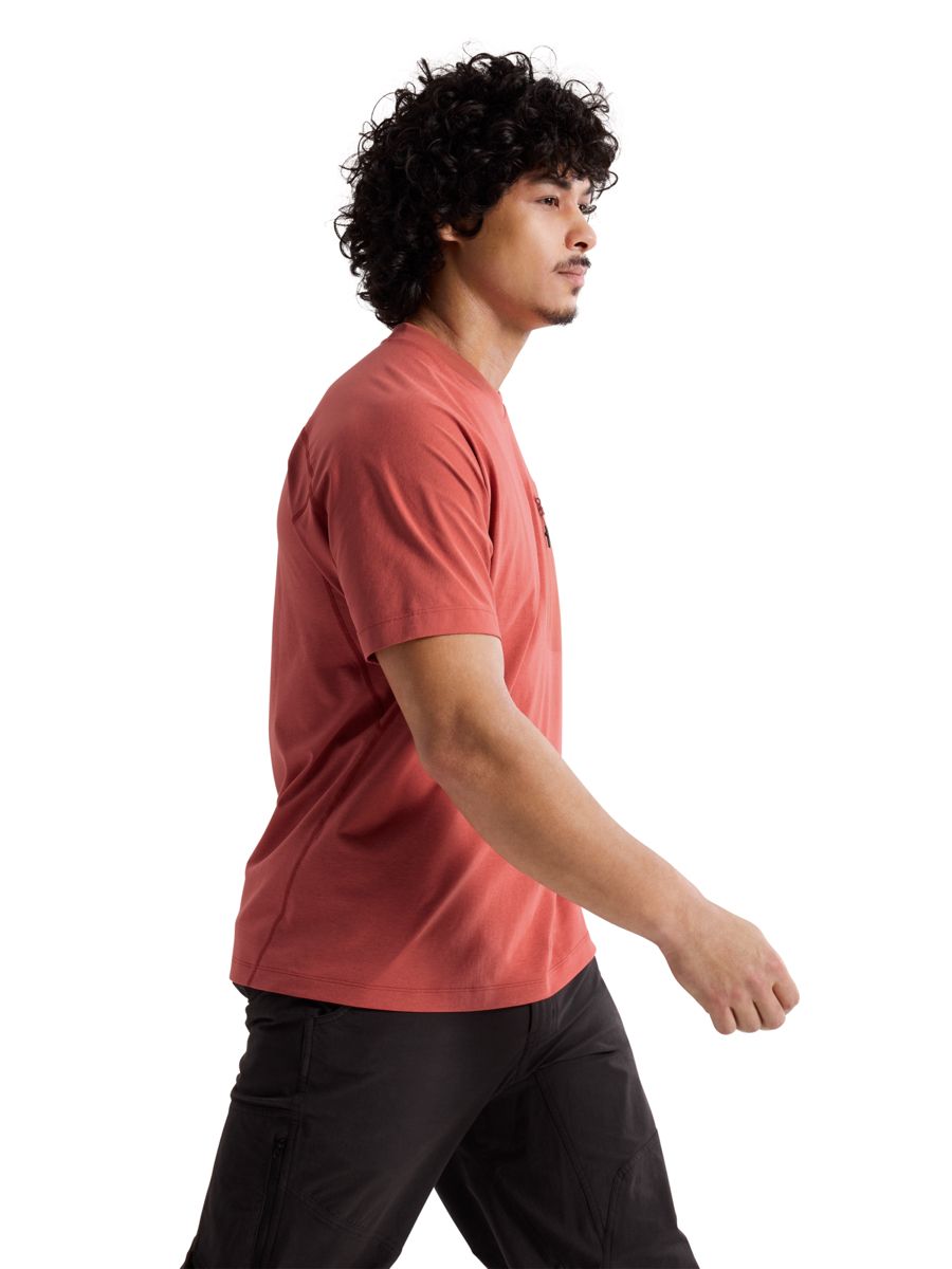 Arc'teryx – T-shirt – Konseal Pocket Shirt SS – Stone Red / Dk Stone